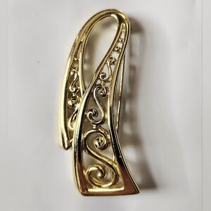 Vintage Gold Tone Filigree Brooch with Intricate Openwork Design